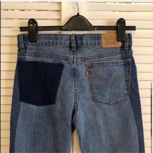 LIKE NEW Levi's Girls' Girlfriend Jeans - Gemini Medium Wash - Picture 5 of 9